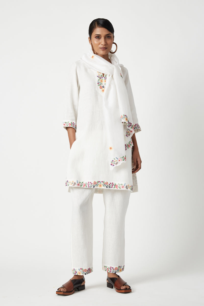 Jardin Embroidered Kurta Set