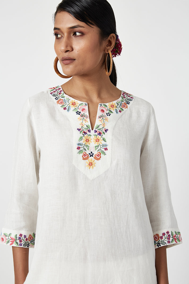 Jardin Embroidered Kurta Set