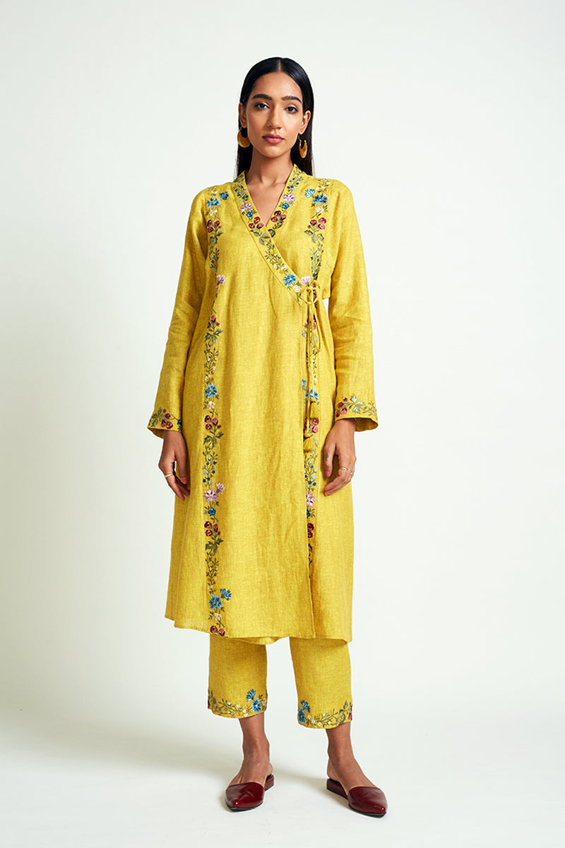 IXORA EMBROIDERED KURTA PANT SET