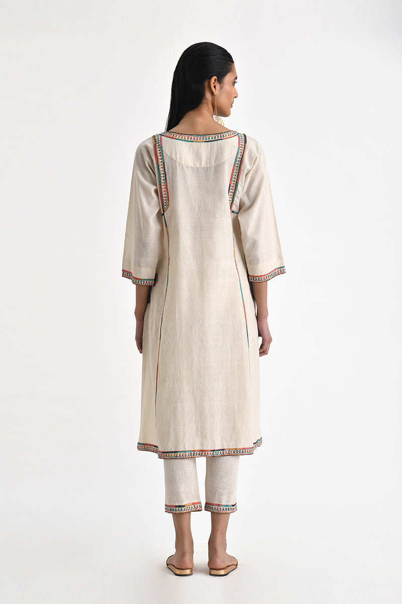 Kastro Embroidered Yoke
Tunic With Pants