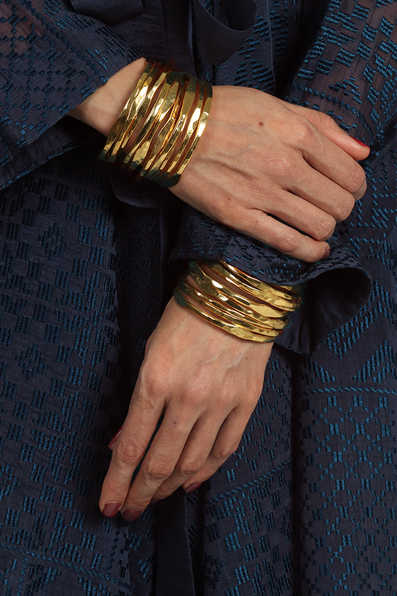 Zarina Handbeaten Thick Bangles
