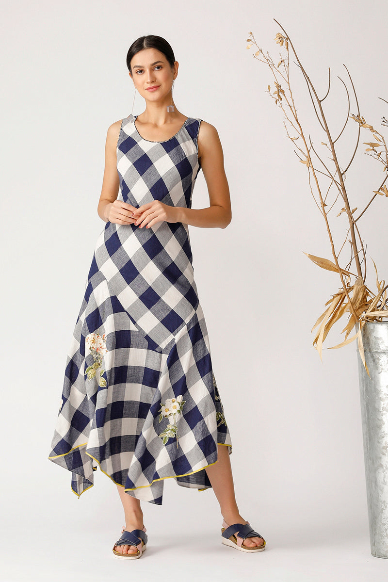 AMY EMBROIDERED DRESS