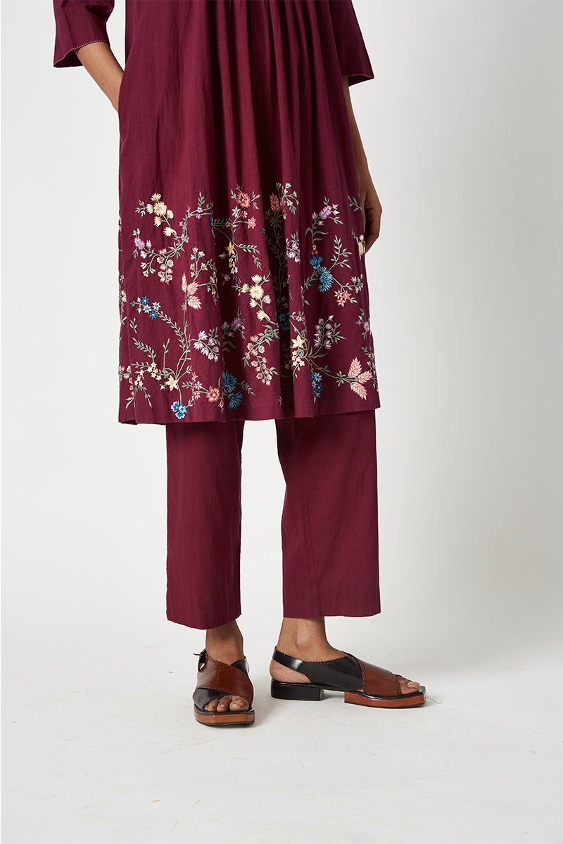 GLADIOLOUS EMBROIDERED KURTA & PANT SET (2PCS)