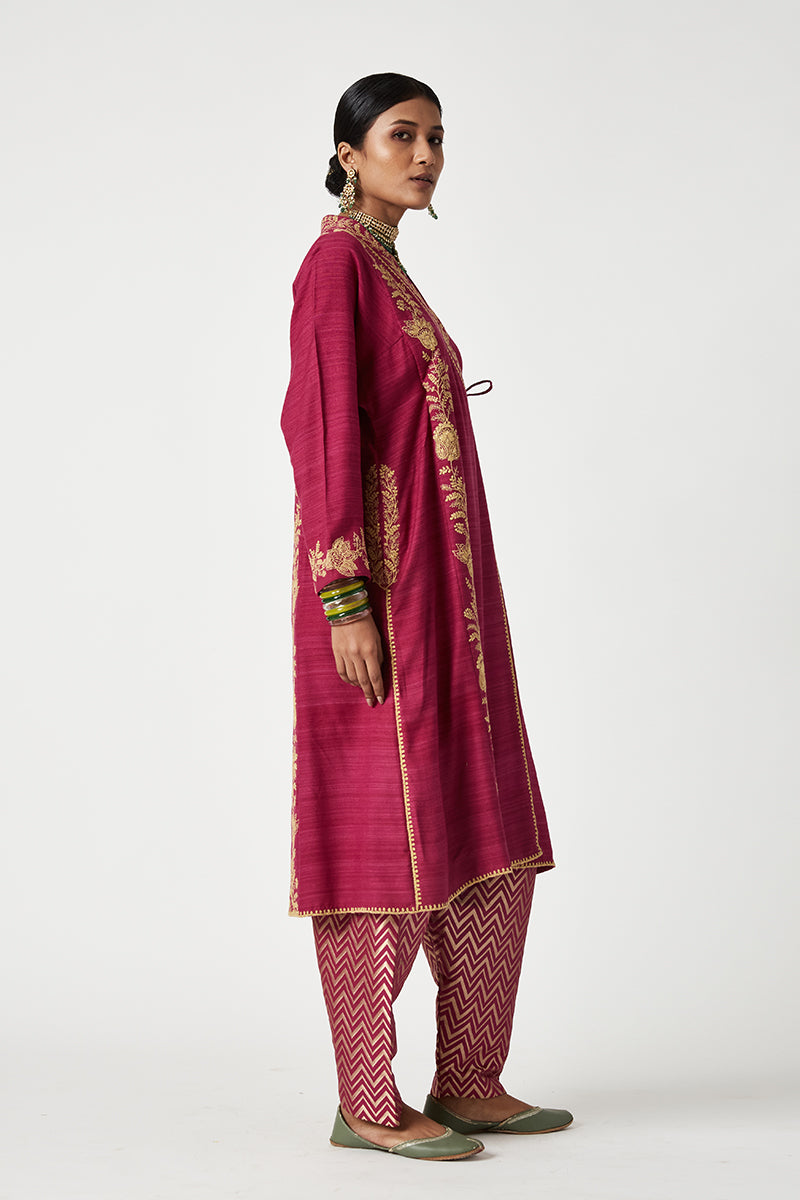 Akilah Embroidered Kurta Set