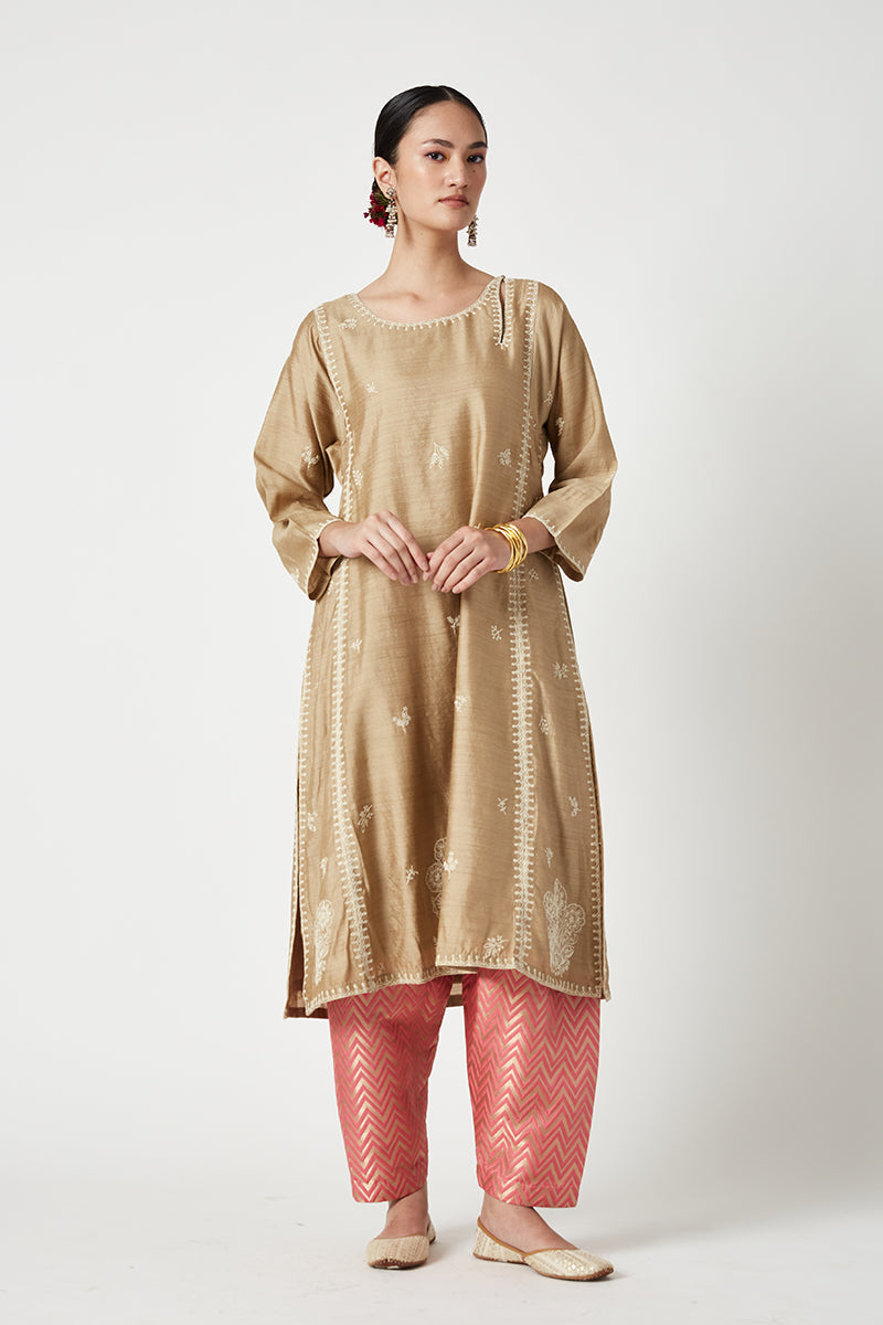 Inaya Embroidered Kurta Set