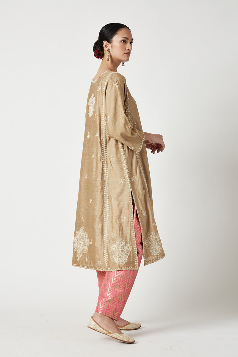 Inaya Embroidered Kurta Set