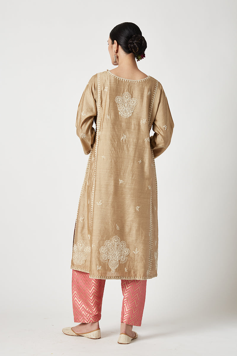 Inaya Embroidered Kurta Set
