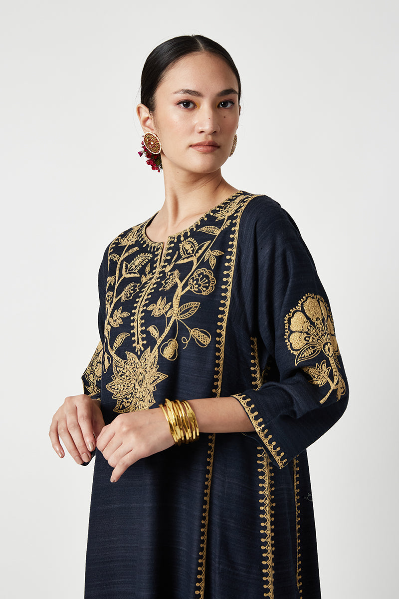 Zora Embroidered Kurta Set