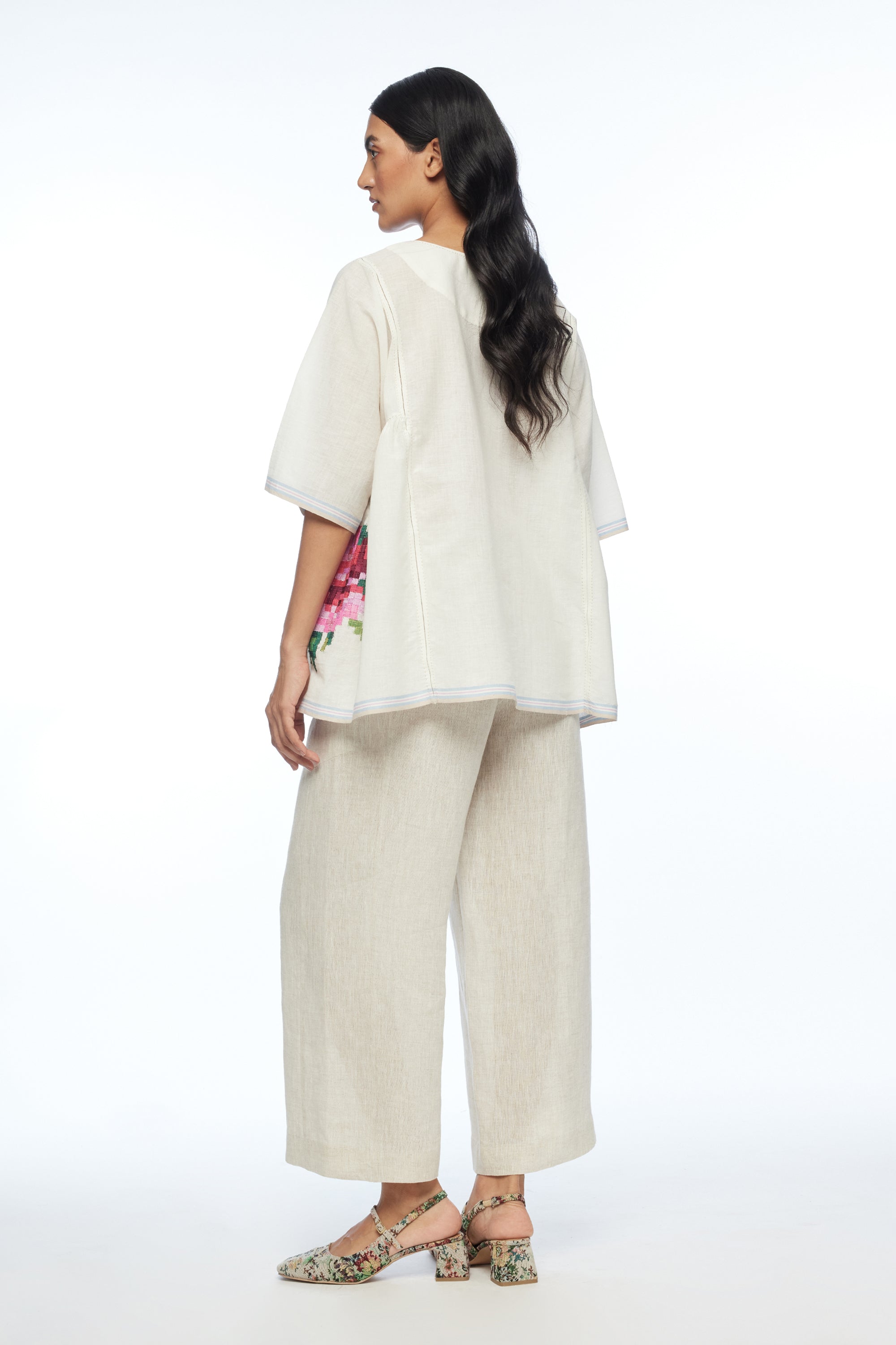 Carolinae Round Neck Top