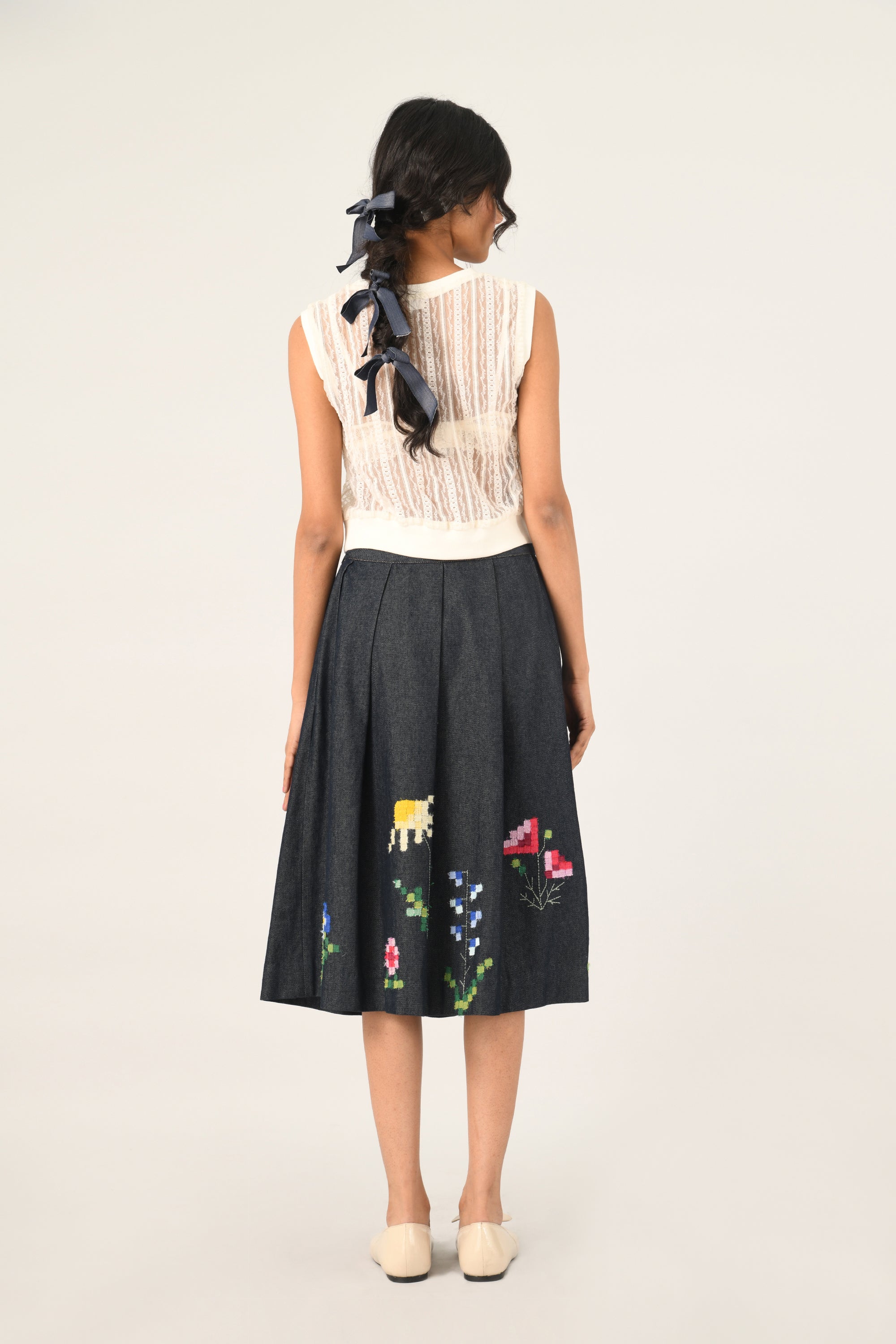 Glaciliflora Embroidered Pleated Skirt