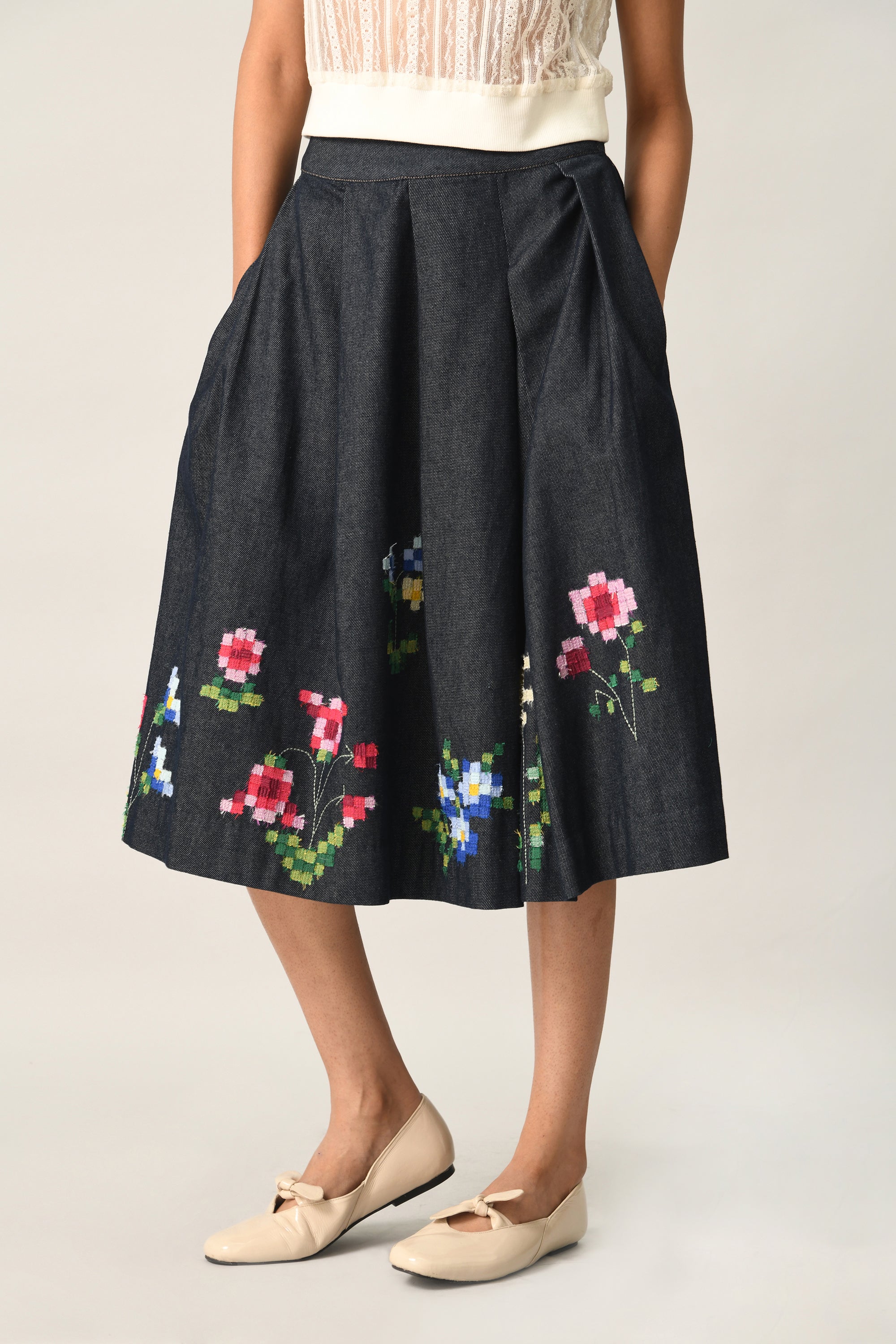 Glaciliflora Embroidered Pleated Skirt