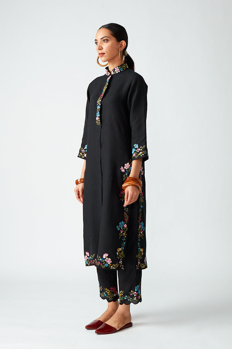 MOAREA EMBROIDERED KURTA PANT SET (2PCS)