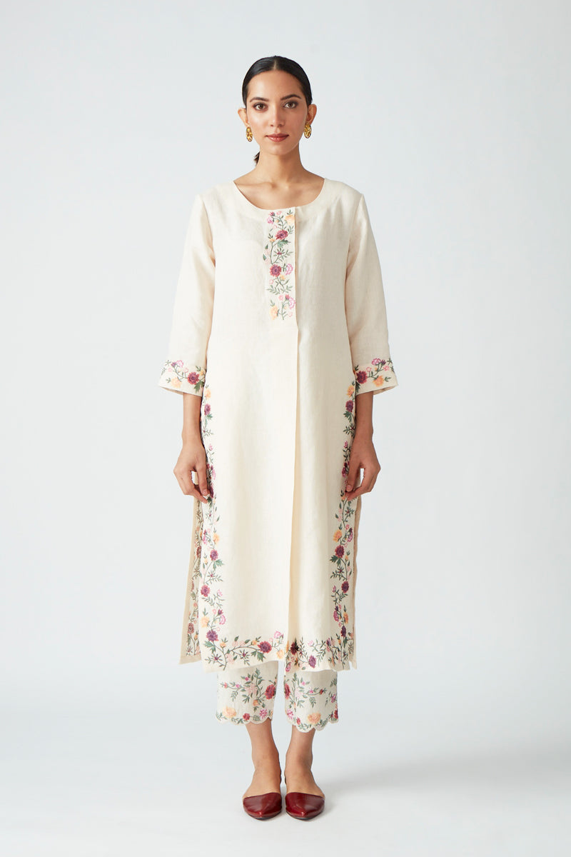 Sanguinaria Embroidered Kurta Set