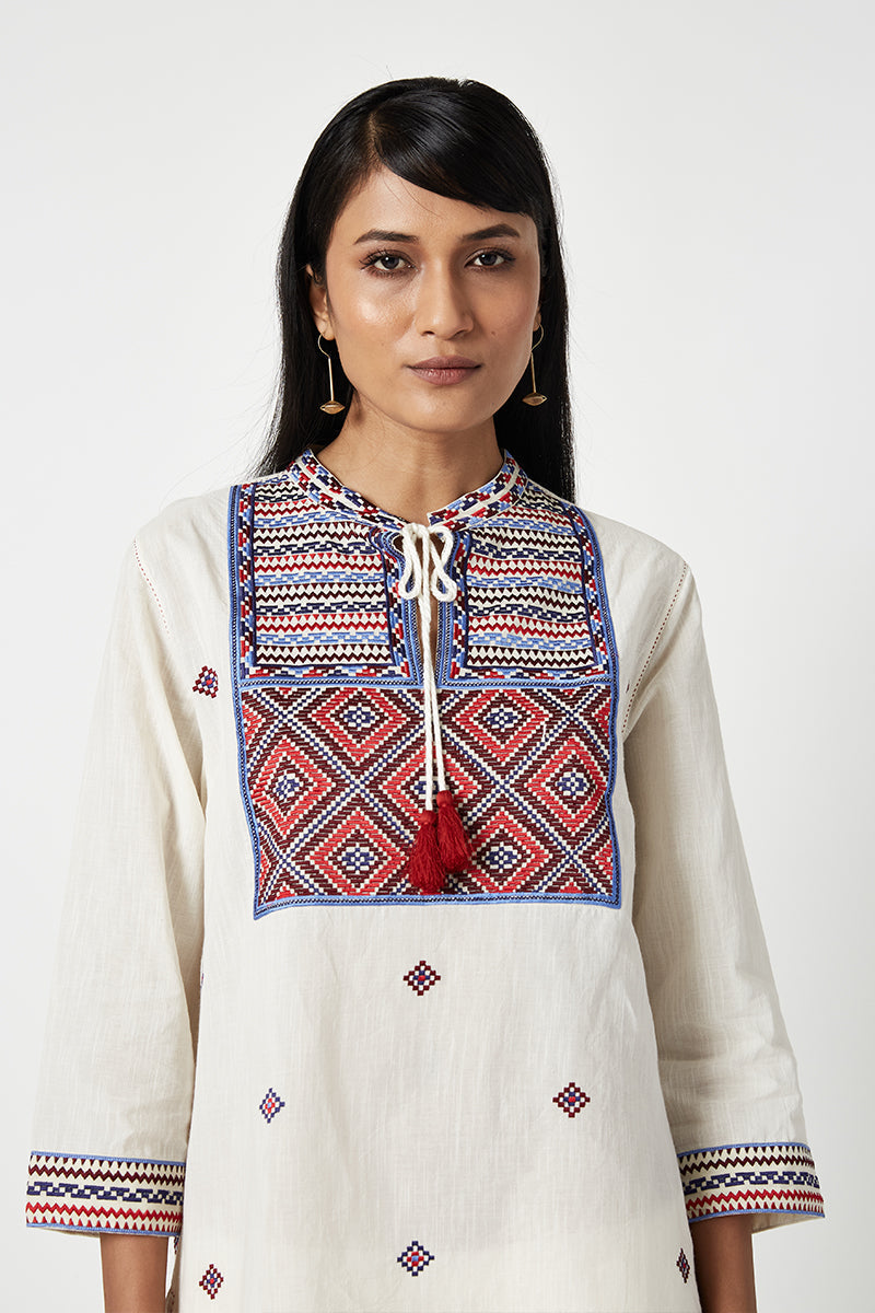 Pulau Embroidered Kurta Set (2PCS)