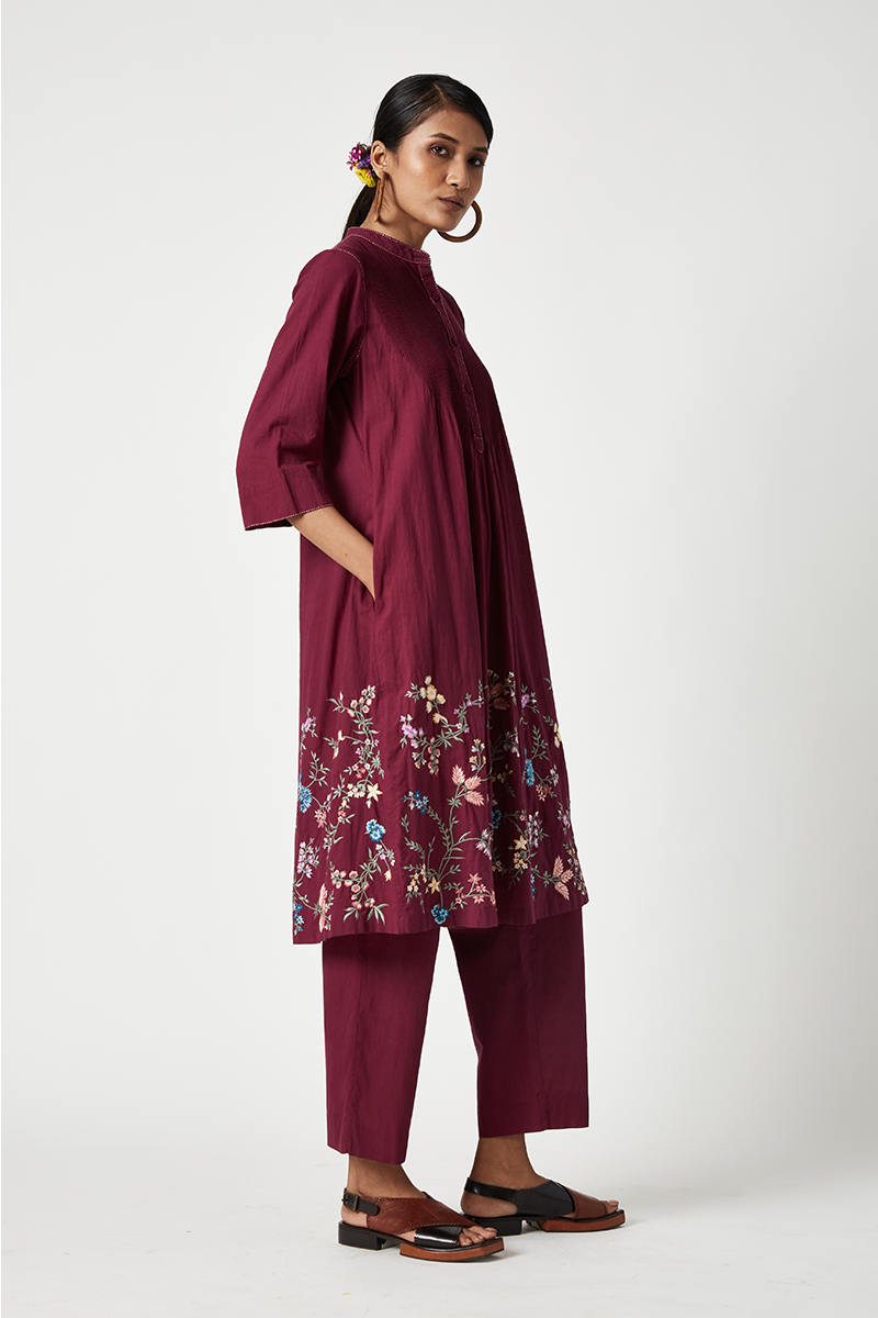 GLADIOLOUS EMBROIDERED KURTA & PANT SET (2PCS)