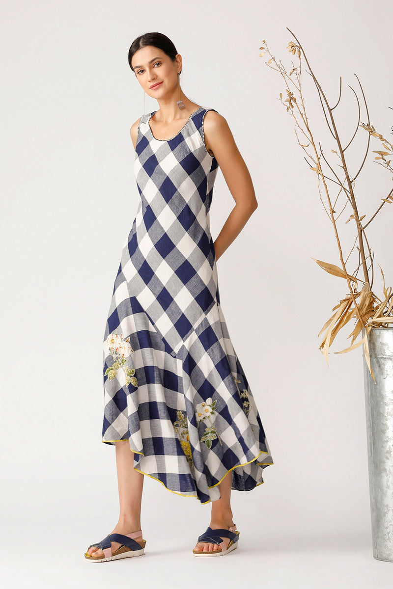 AMY EMBROIDERED DRESS